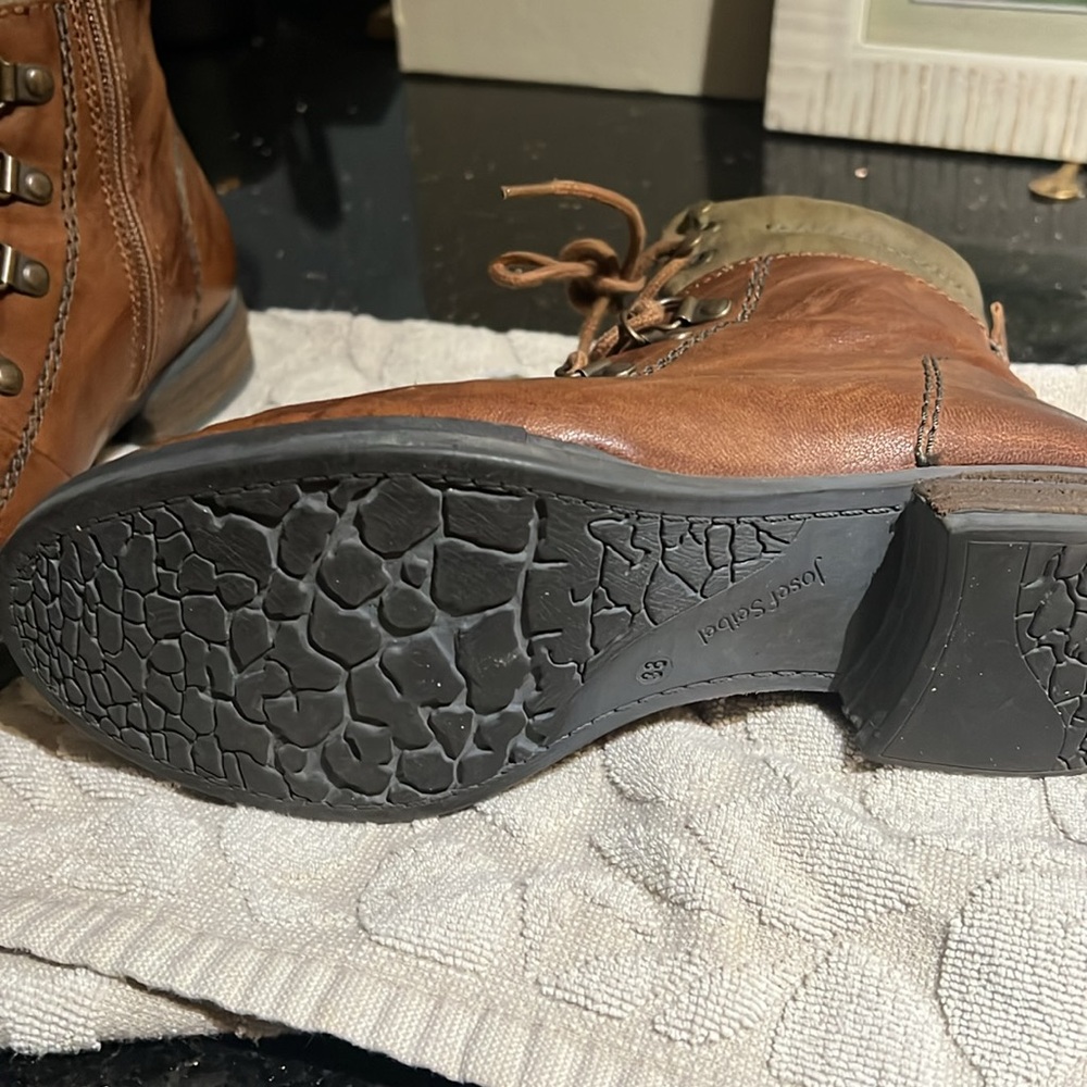 Josef Seibel leather lace up boot - Picture 3 of 4